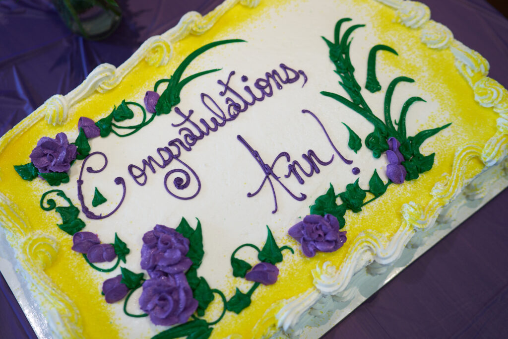 Cake that reads congraulations Ann