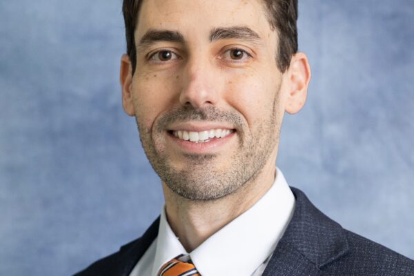 Anthony Pappas recognized with teaching award, decided by medical students